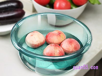 PP材质的塑料脸盆安全无毒,耐高温,冷热水都可以用