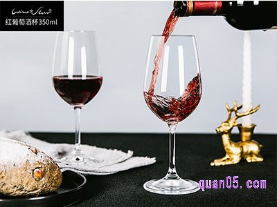 红酒杯买多大的