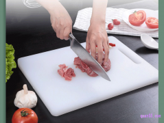 塑料菜板可以剁肉馅吗