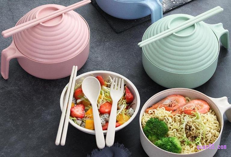 小麦秸秆泡面碗可以耐高温120度,是可以用来泡面的