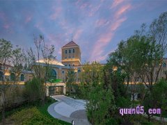 美团北京金隅八达岭智选假日酒店1晚+儿童皇冠家族吧嗒奇遇记等套餐