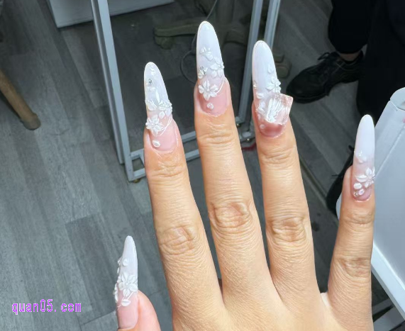 美团团购美甲比现实店便宜吗