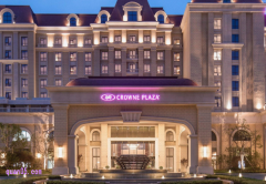 6月26日至7月19日，青岛东方影都皇冠假日酒店2晚+4个礼包券后套餐1099元